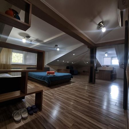 Apartments On Mustafa Ozturk Ałma Ata Zewnętrze zdjęcie
